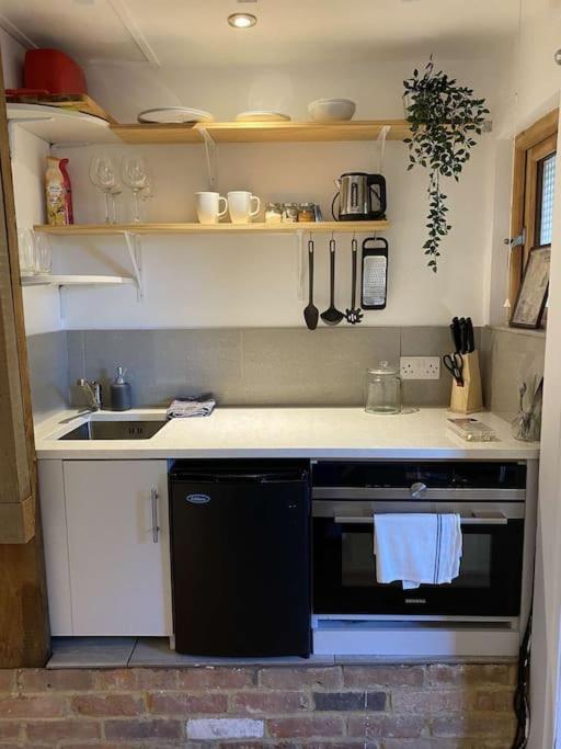 Cosy 1 Bedroom Country Lodge With Free Parking Watlington  Buitenkant foto
